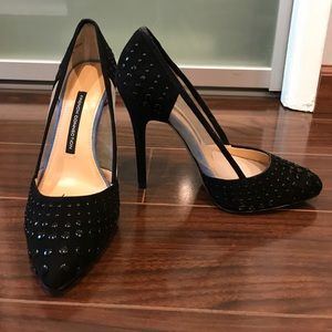 Never worn French Connection black pump