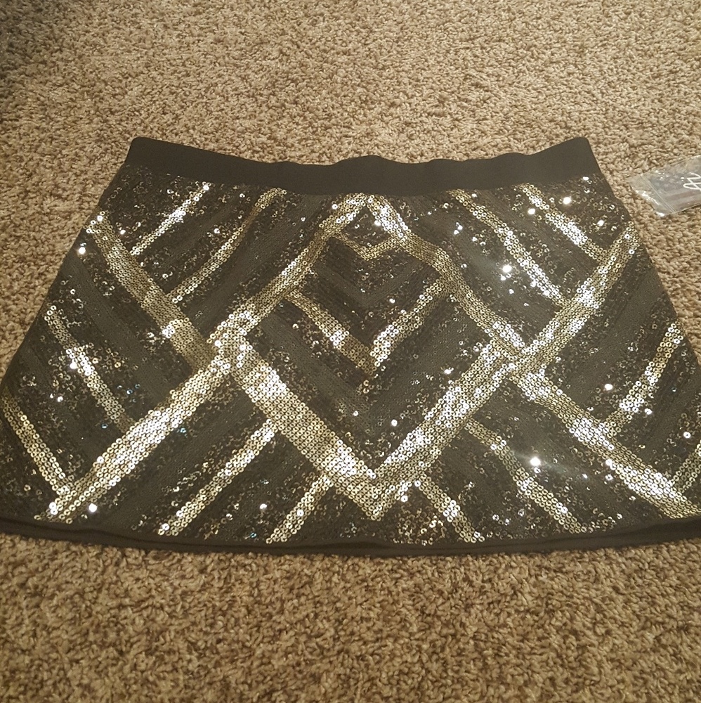 Super sparkly super cute mini skirt 🖤