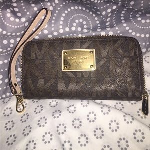 Michael Kors wristlet