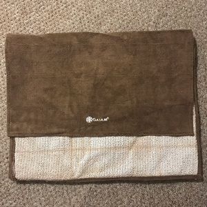 Gaiam no slip yoga mat towel