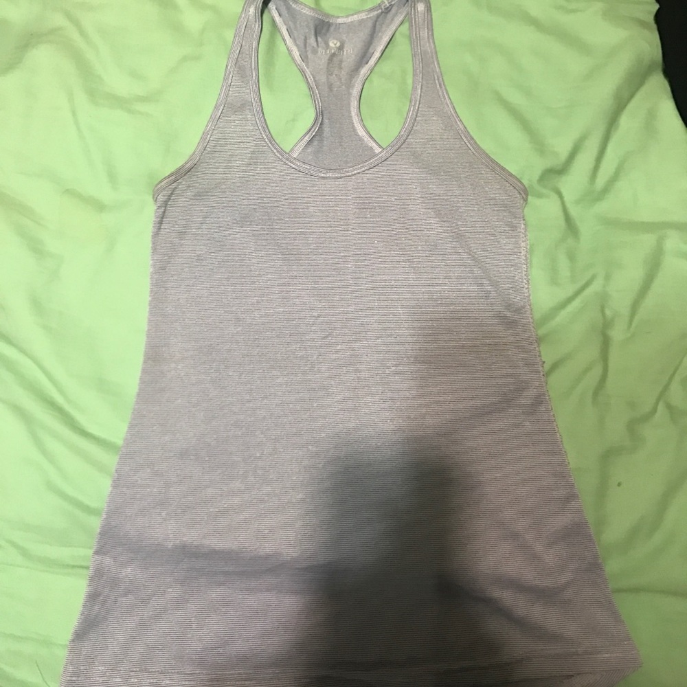 ✨Super Cute Razorback Tank✨