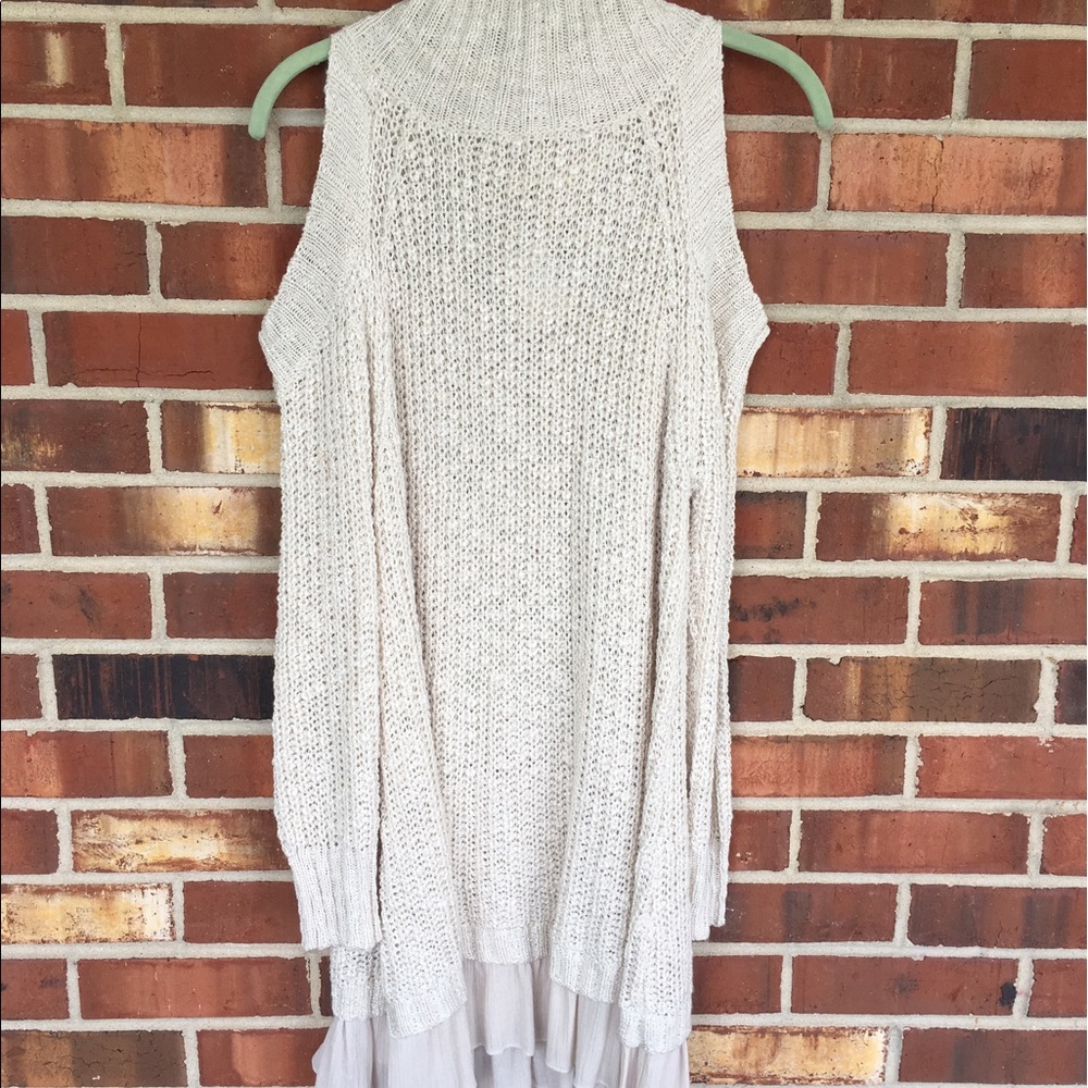 Cold shoulder - Loose knit cowl neck sweater. - Picture 2 of 4