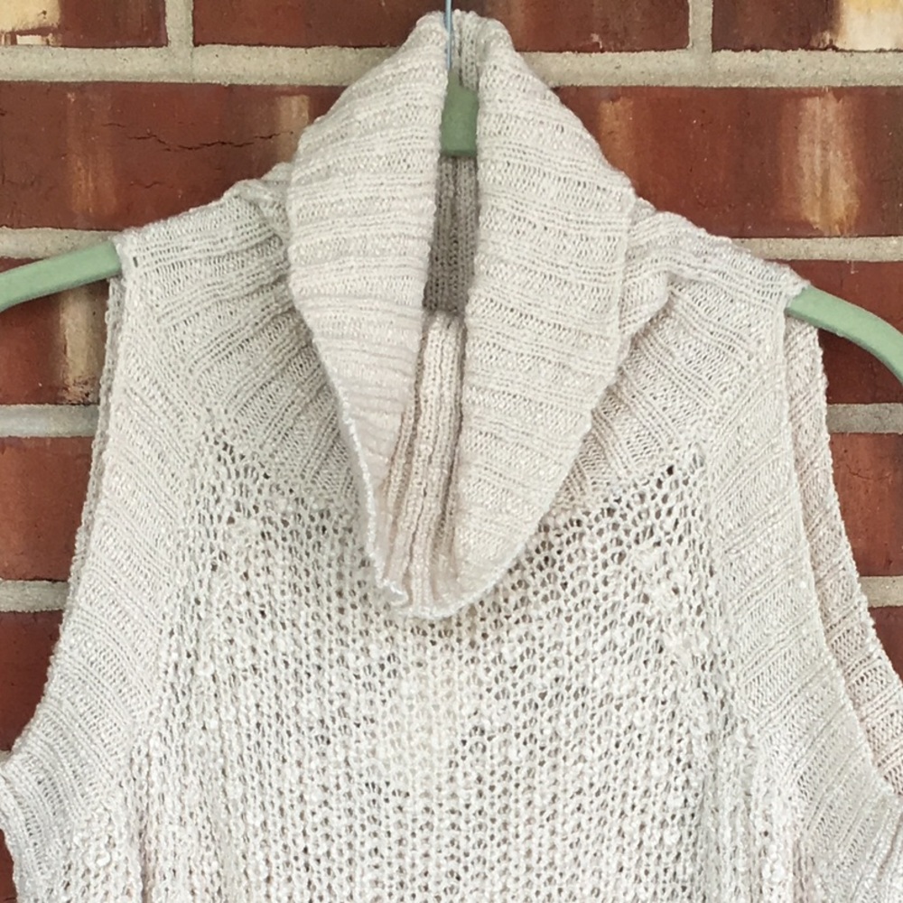 Cold shoulder - Loose knit cowl neck sweater. - Picture 3 of 4