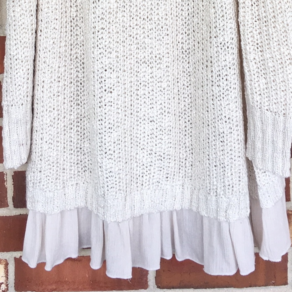 Cold shoulder - Loose knit cowl neck sweater. - Picture 4 of 4
