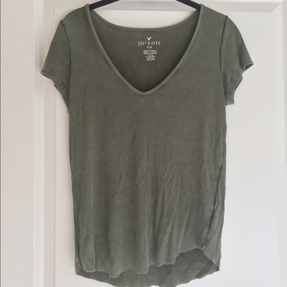 American eagle olive v Neck