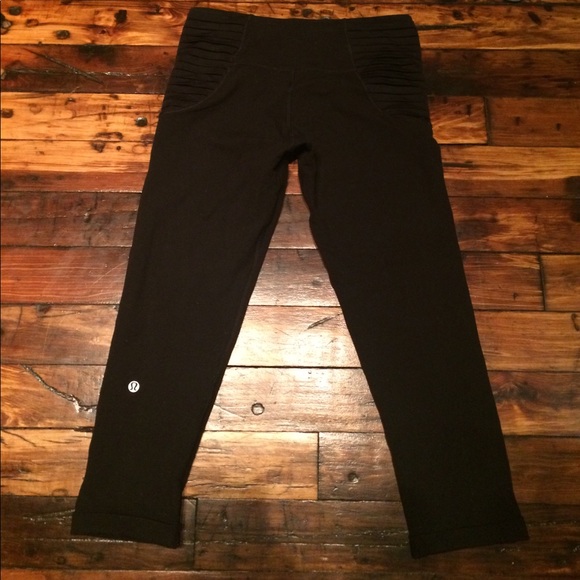 Lulu lemon Capri yoga pants - Picture 1 of 3