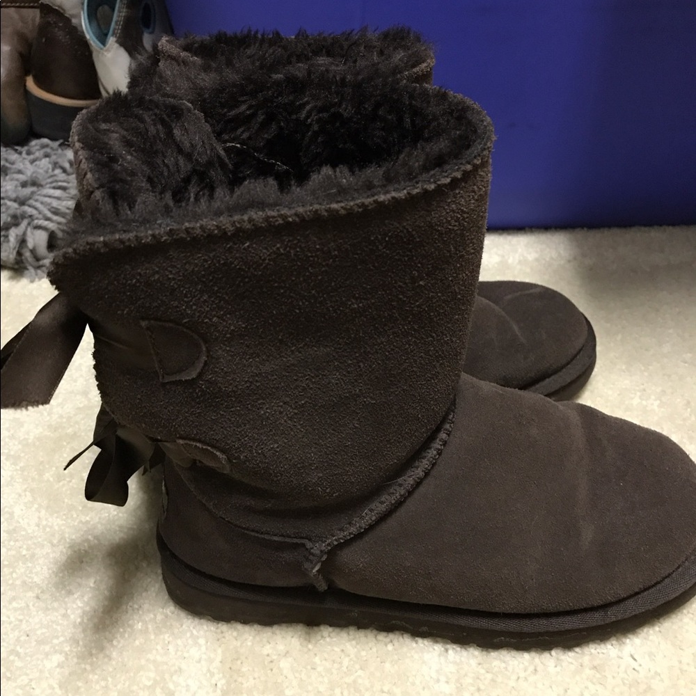 Brown bailey bow uggs OPEN TO OFFERS