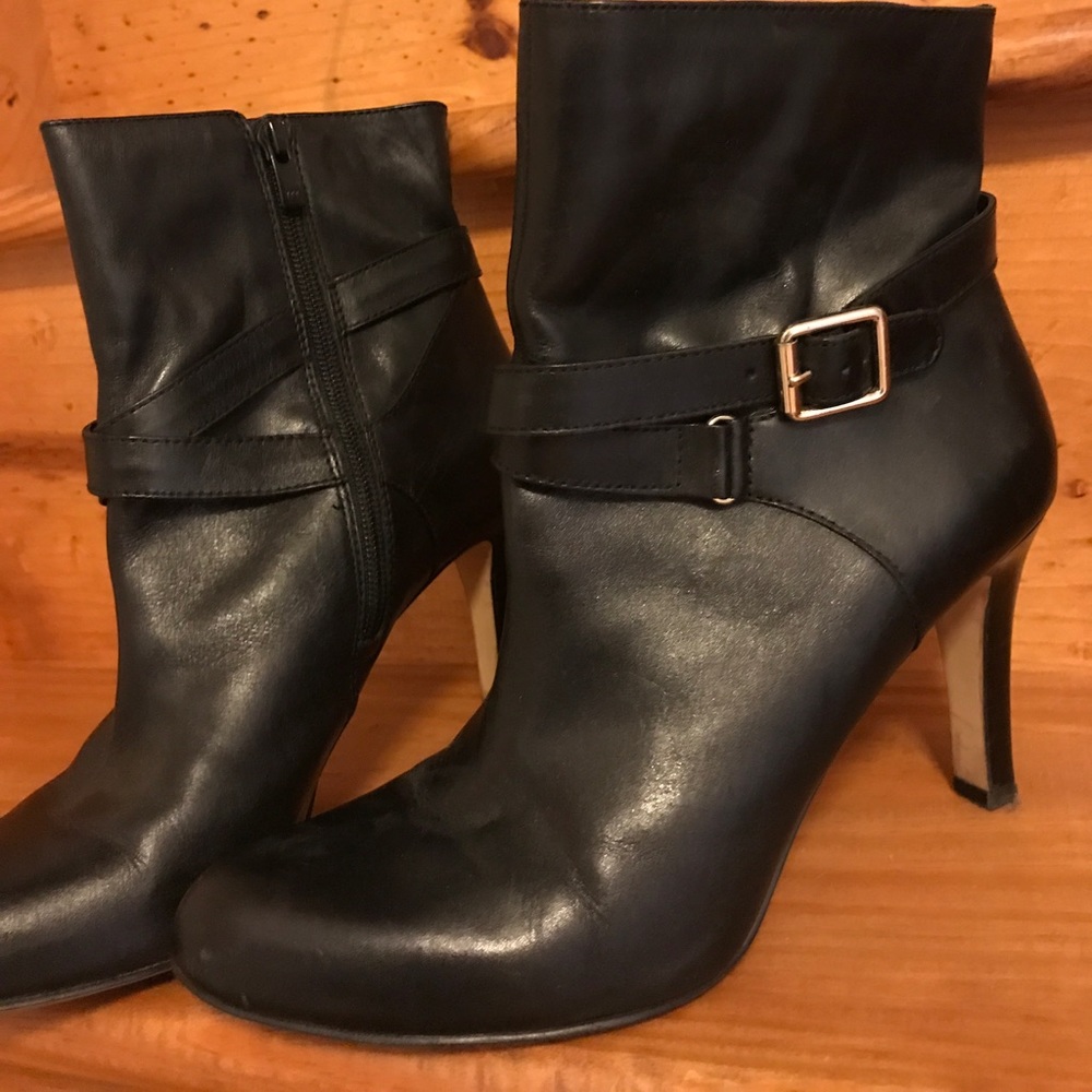 *Just Reduced* Ann Taylor Black Ankle Boots
