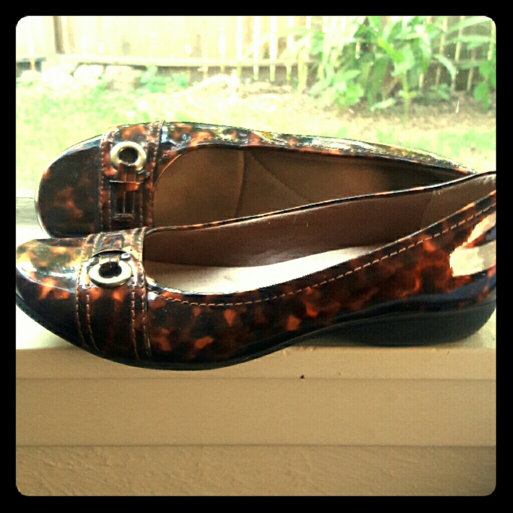 Clarks Collection Tortoiseshell Flat, Gold Trim