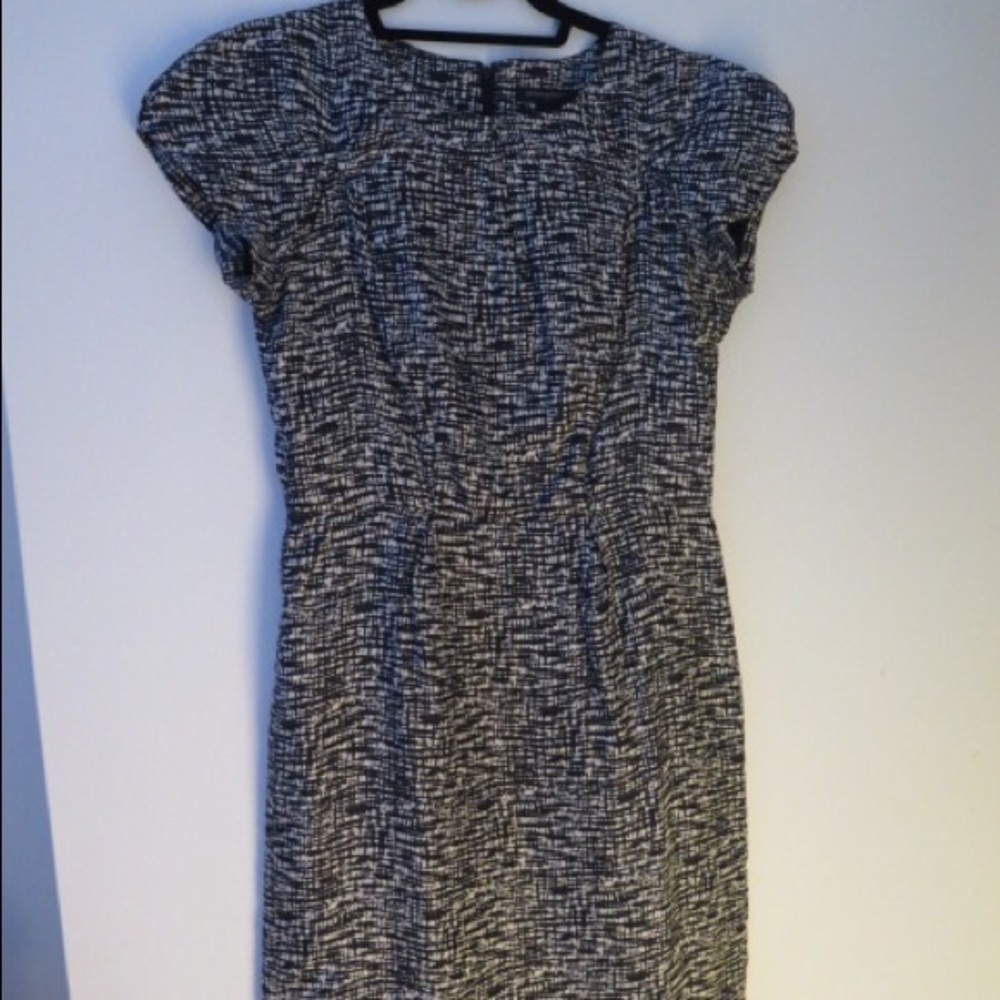 Black and white banana republic dress