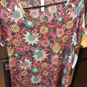 Lularoe NWT small classic t