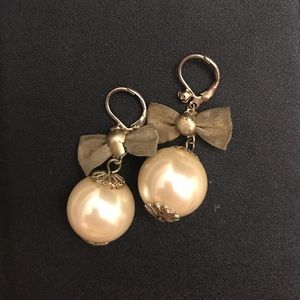 Betsey Johnson pearl and bow earrings