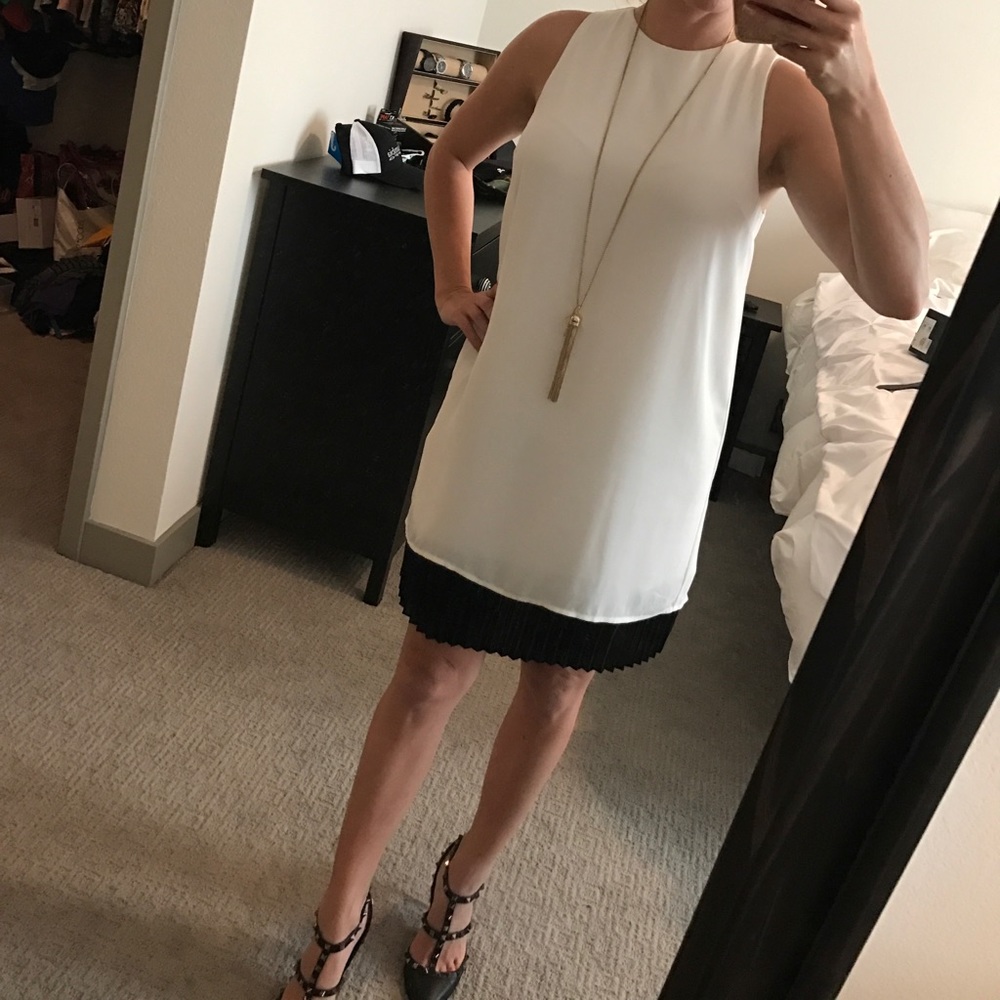 NWT Black and white dress size small