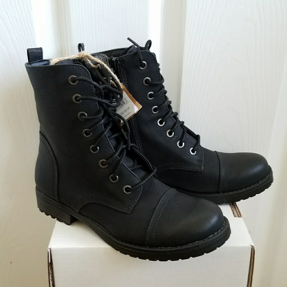 American Eagle Outfitters Lace Up Boot