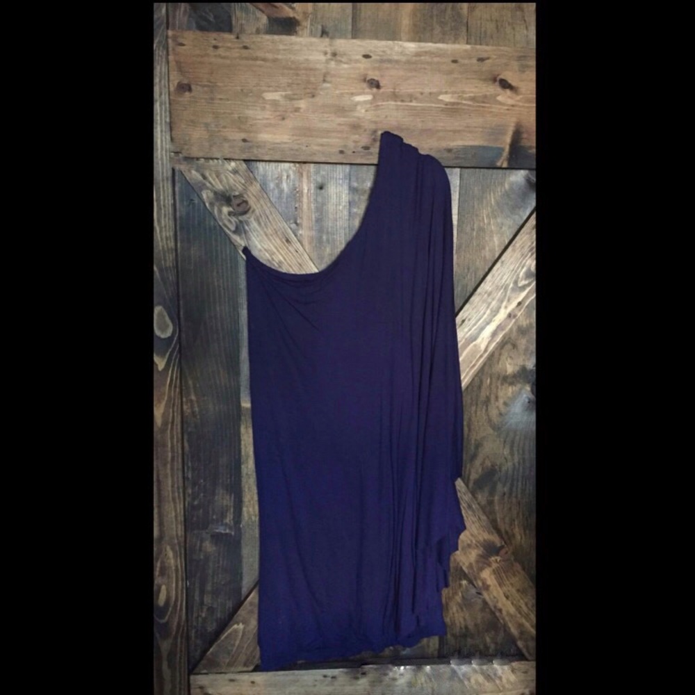 One shouldered plum dress - flowy and flirty!