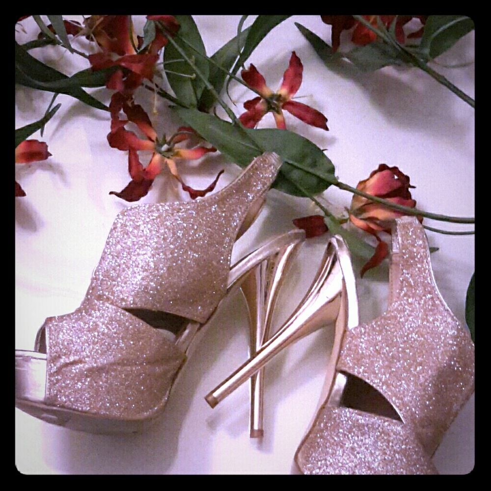 Steve Madden Gold Platform Sandals