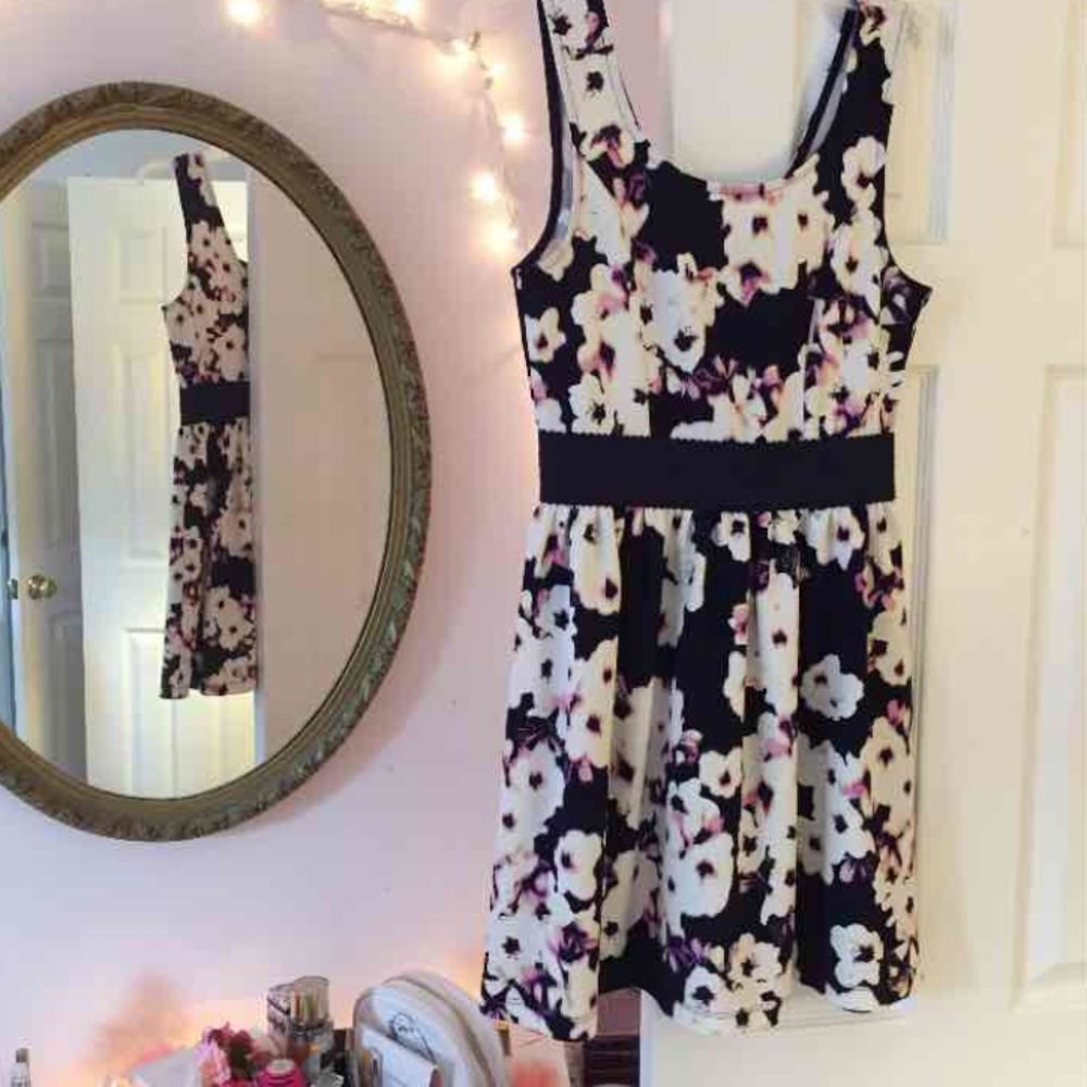 Floral CUTE "Three Hearts" FIT&FLARE Dress Medium