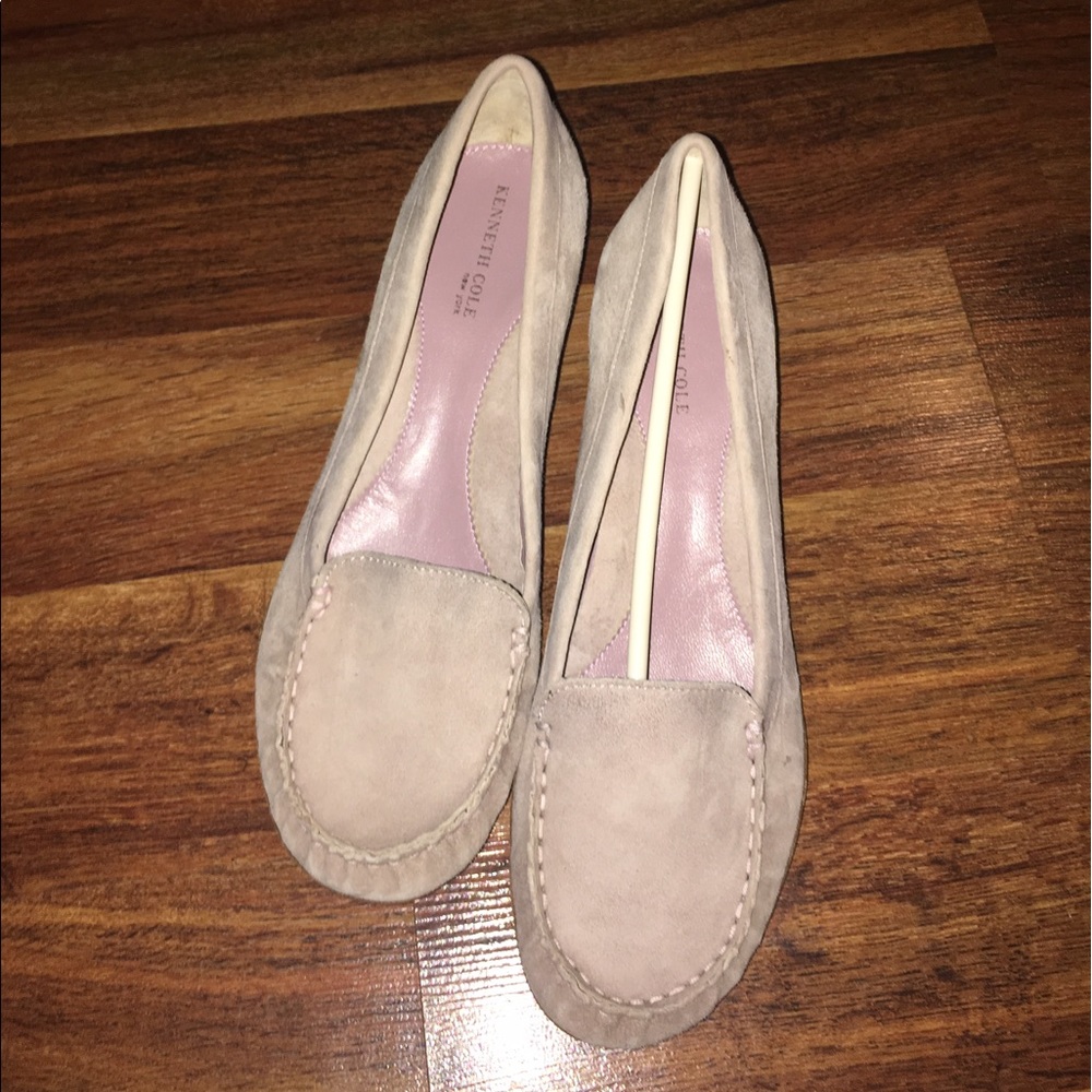 Kenneth Cole suede loafers with heel. Size 8.
