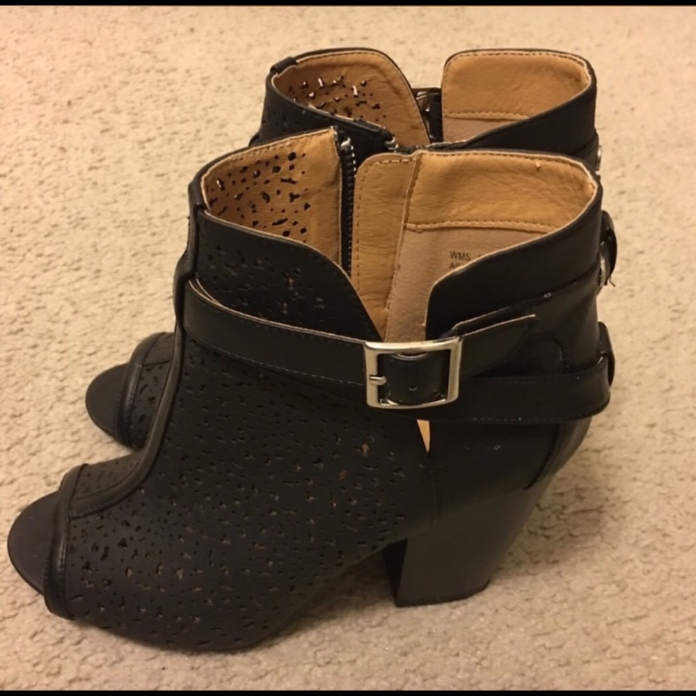 Women black bootie. Size 10. Worn twice