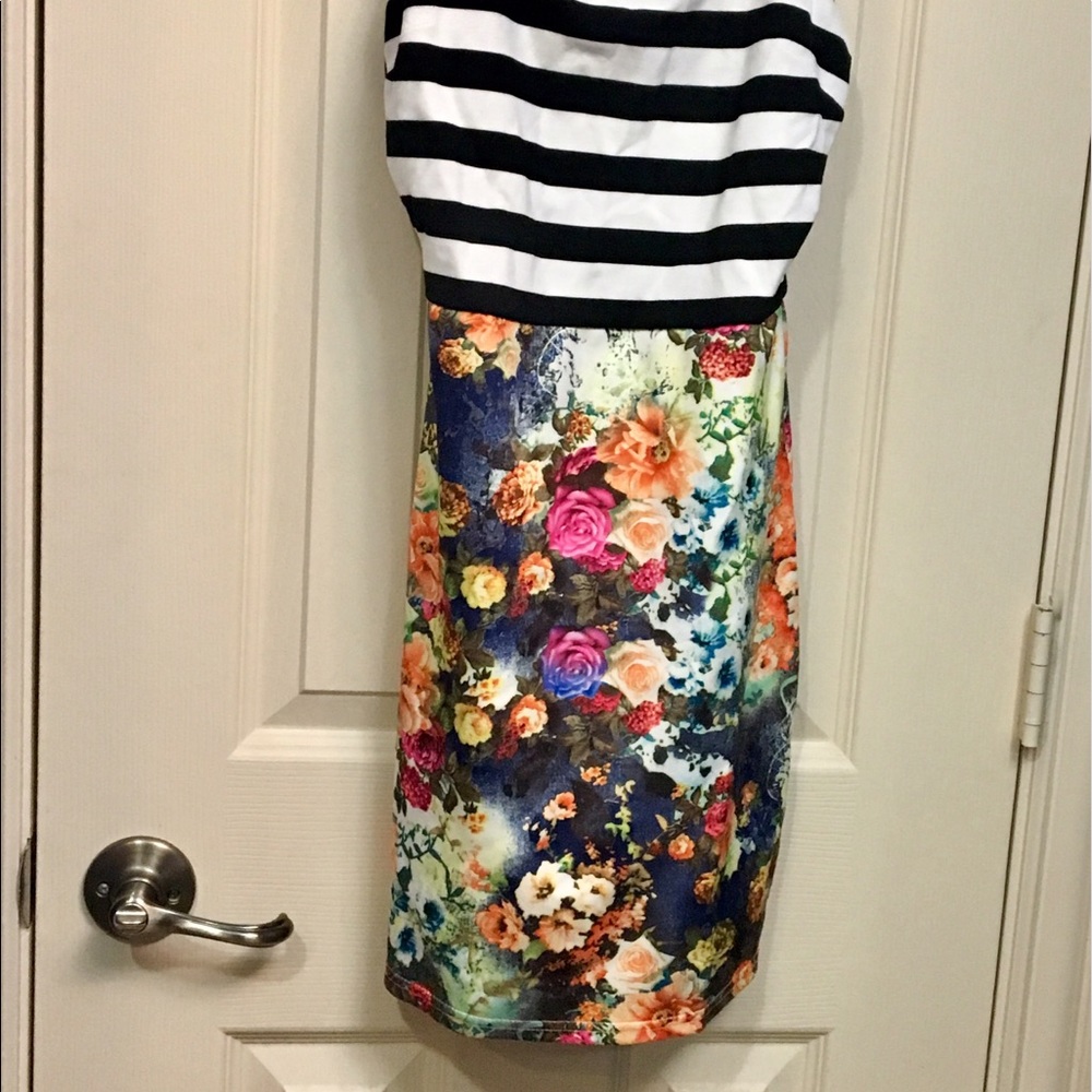 New with tags precious dress, size small. - Picture 3 of 6