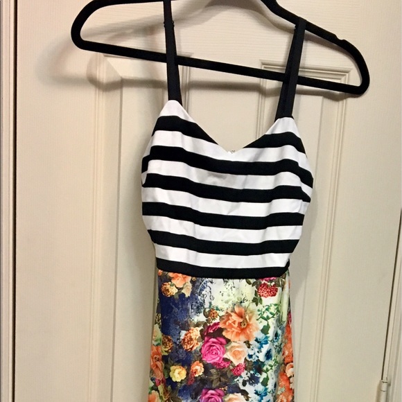 Dresses & Skirts - New with tags precious dress, size small.