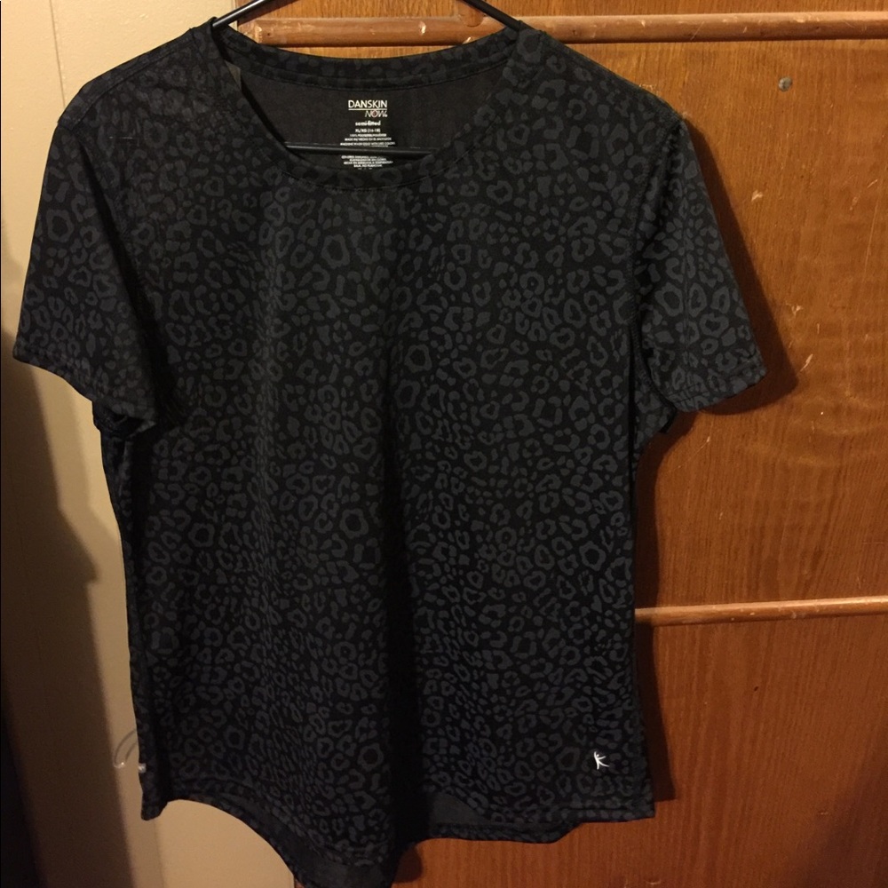 Danskin Now black shirt, semi-fitted size xl