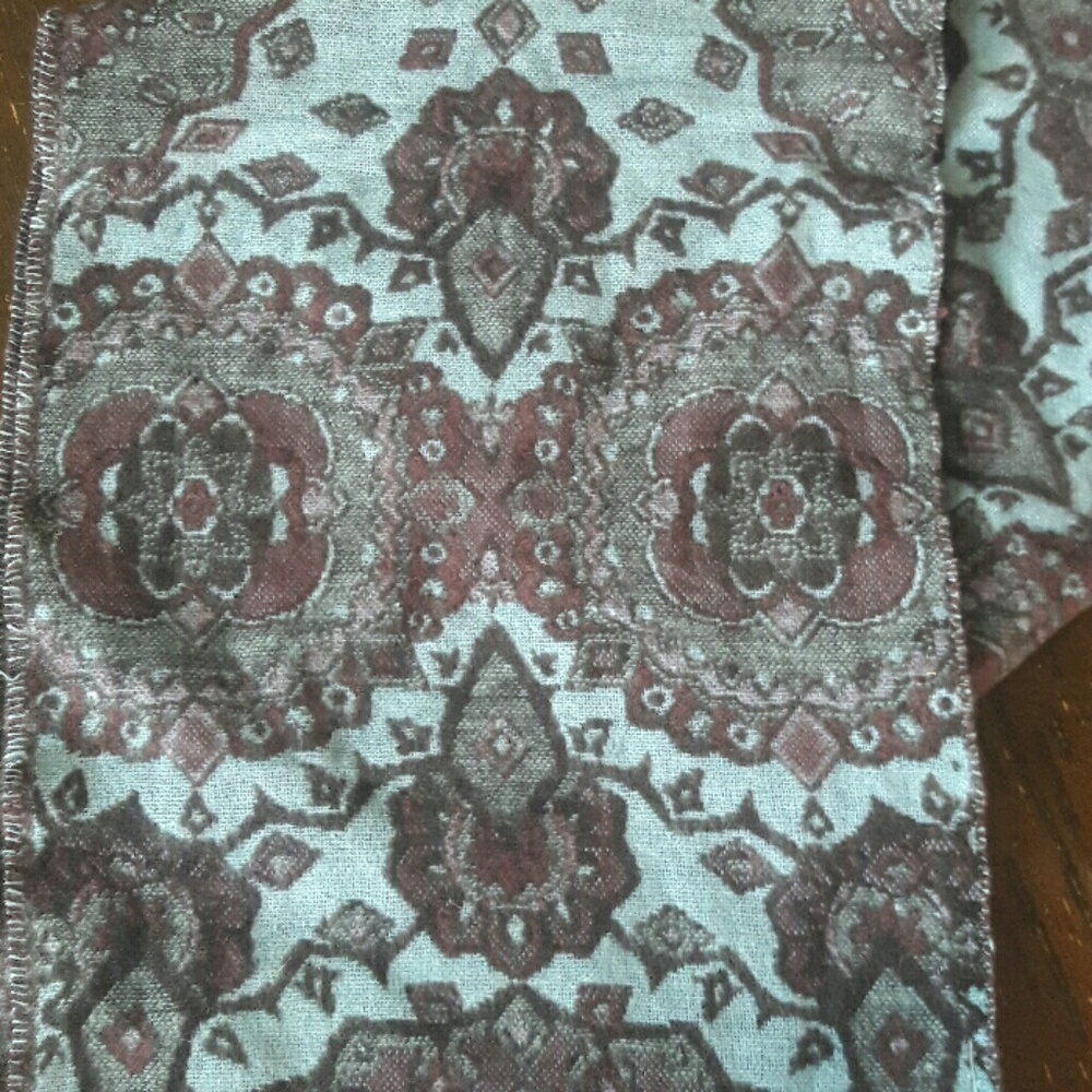 Scarf - Picture 2 of 4