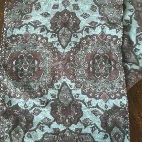 Scarf - Picture 2 of 4