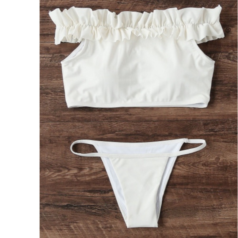 Cheeky bikini bottoms