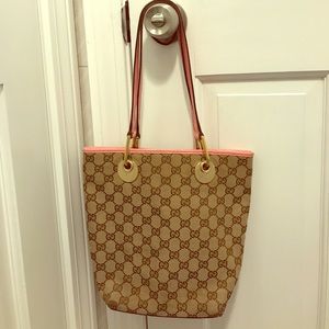 Small Gucci purse