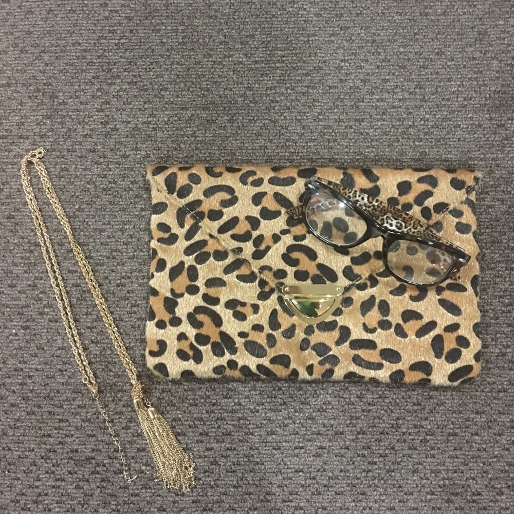 Large leopard clutch