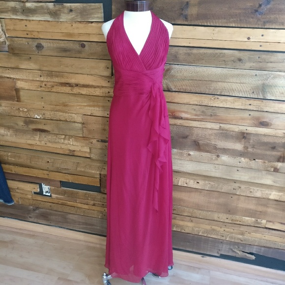 David's Bridal Dresses & Skirts - David's Bridal Soft Crinkle Chiffon Halter Dress