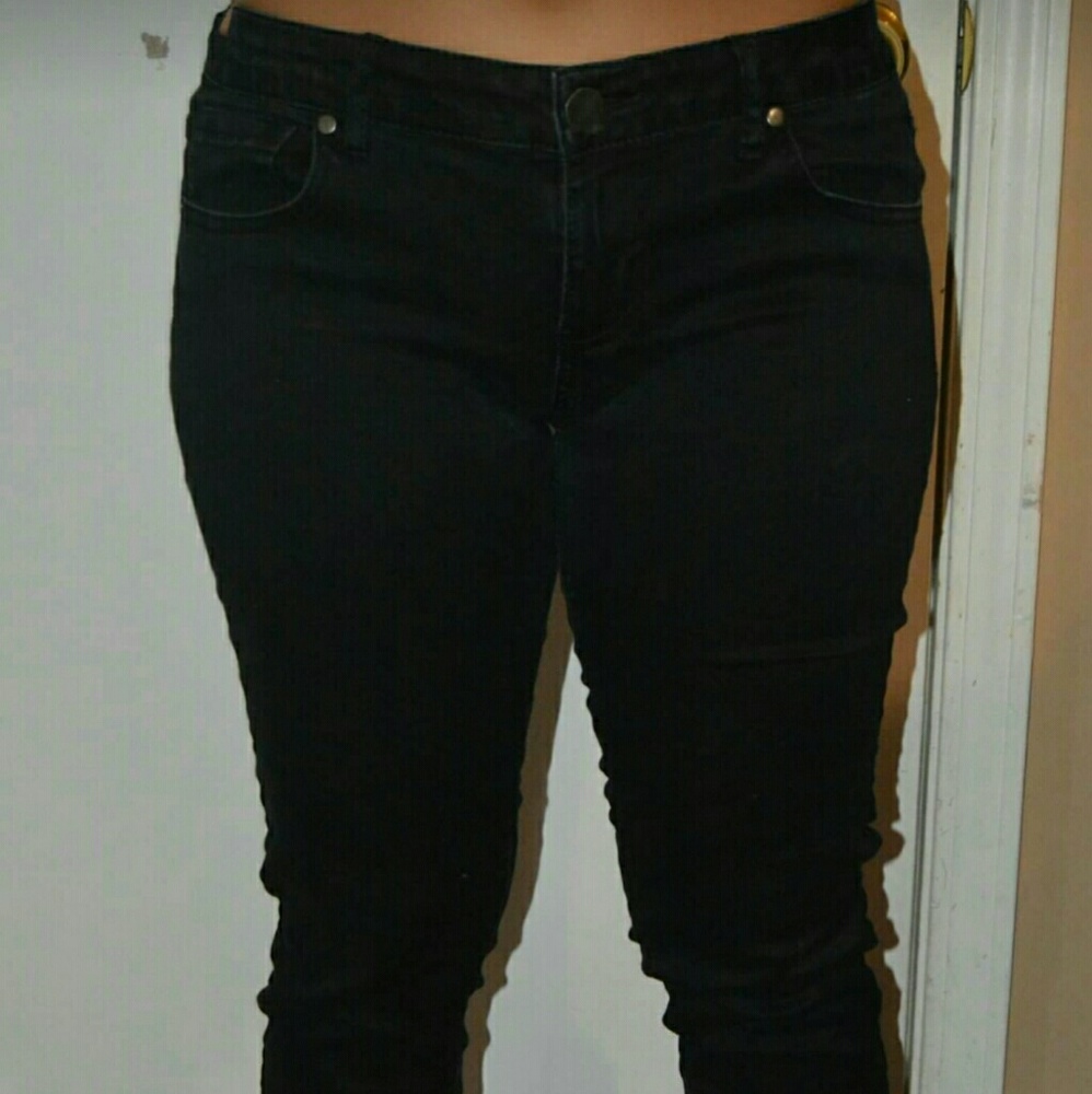 Black Jeans 😍 《slightly used》