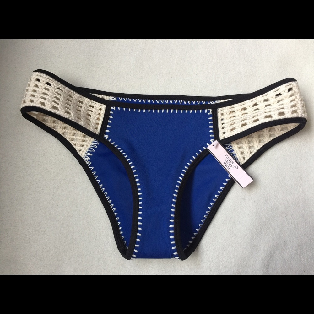 Victoria's Secret Crochet BOTTOM ONLY size Small