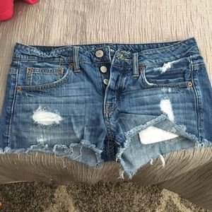 American Eagle destructed shorts