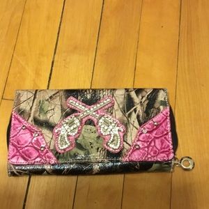 Camo wallet