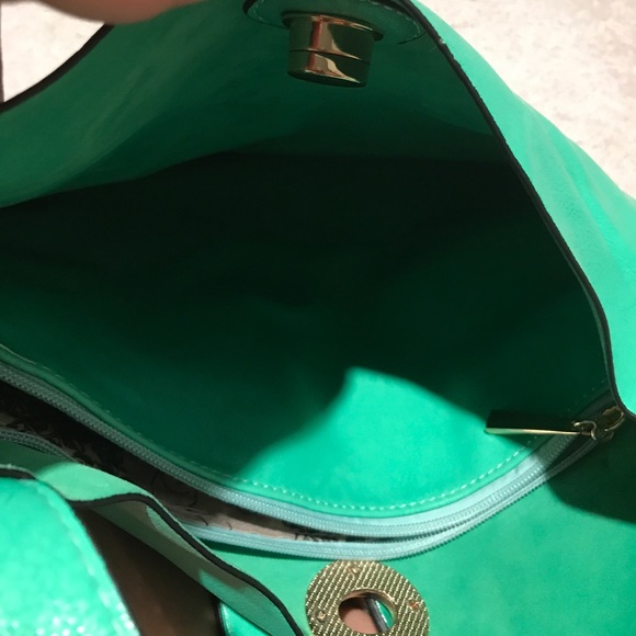 Purse - Picture 4 of 7