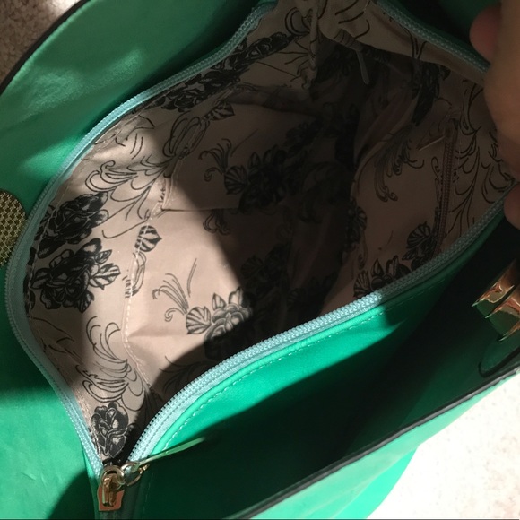 Purse - Picture 5 of 7