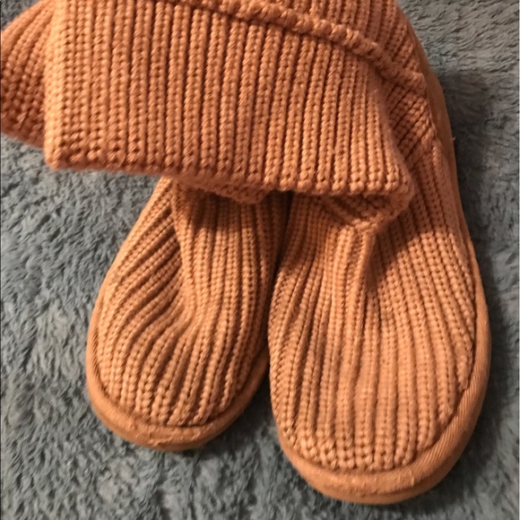 UGGS - Picture 2 of 3