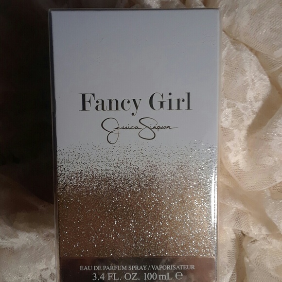 "Fancy Girl" Jessica Simpson perfume - Picture 1 of 3