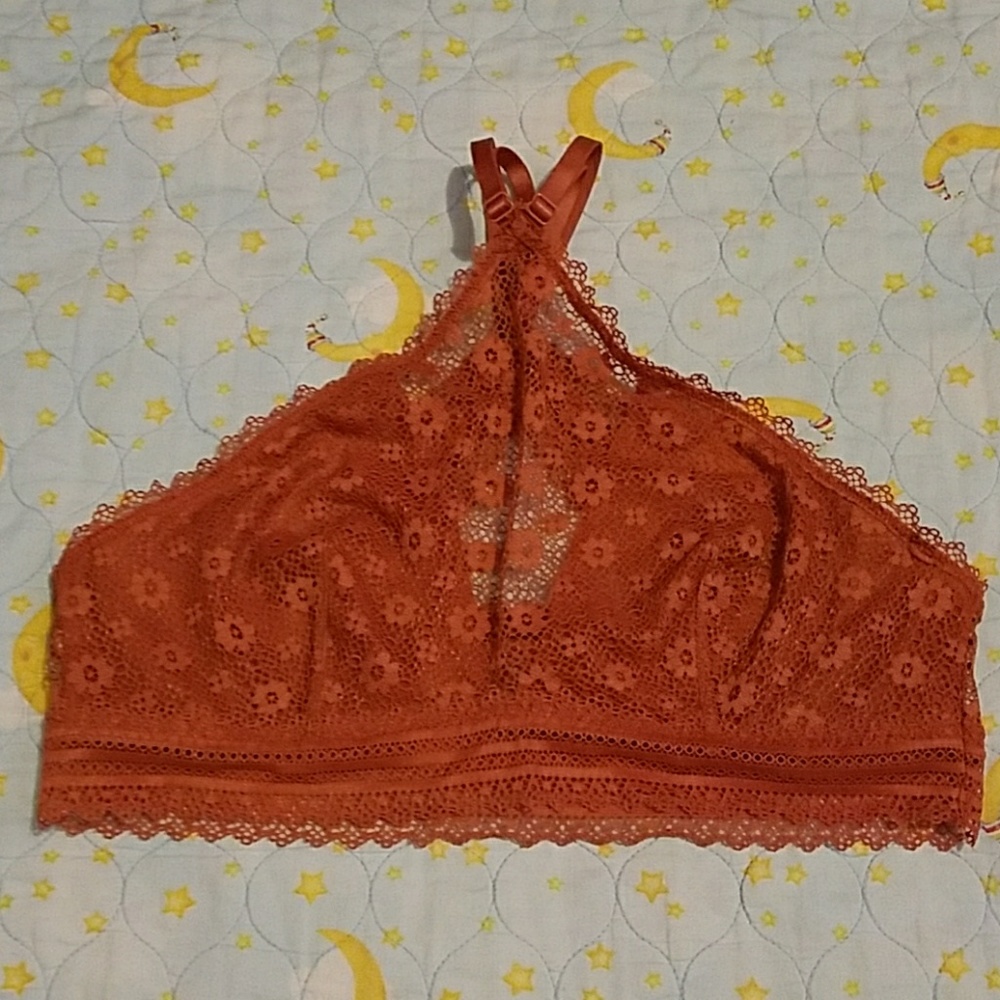 V. S. Bralette