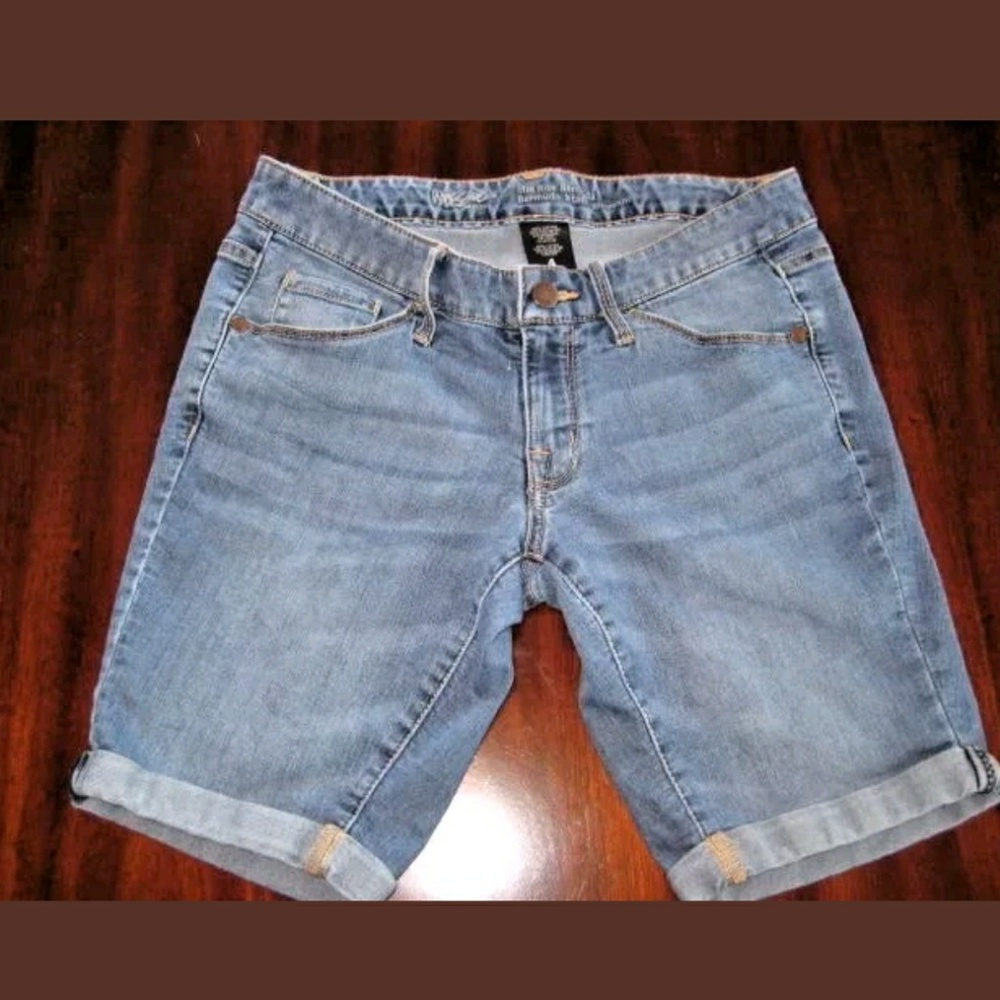 Mossimo Women's Shorts Cuffed Bermuda