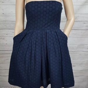 Gap size 6 Navy Eyelet Dress