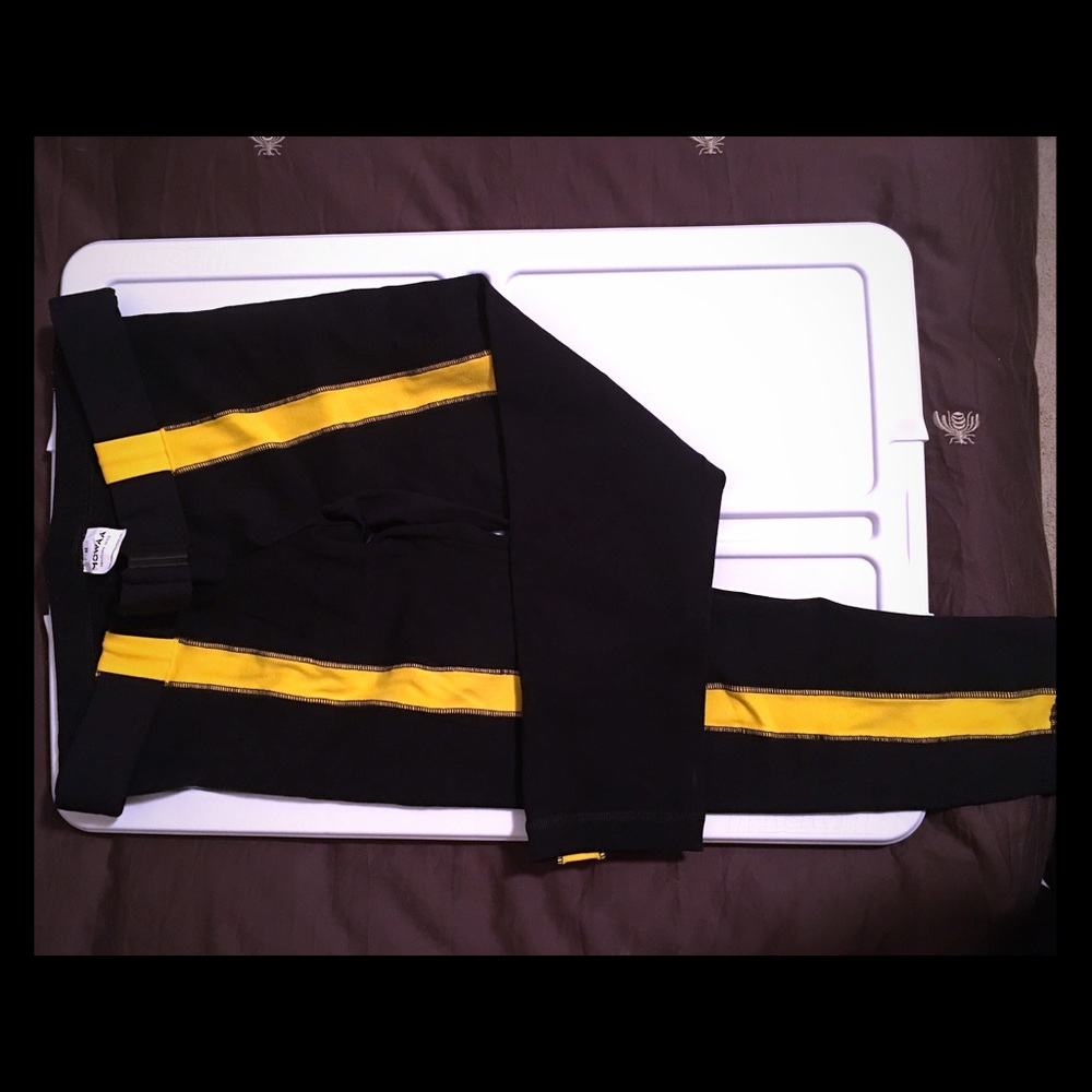 Black Capri Workout Leggings