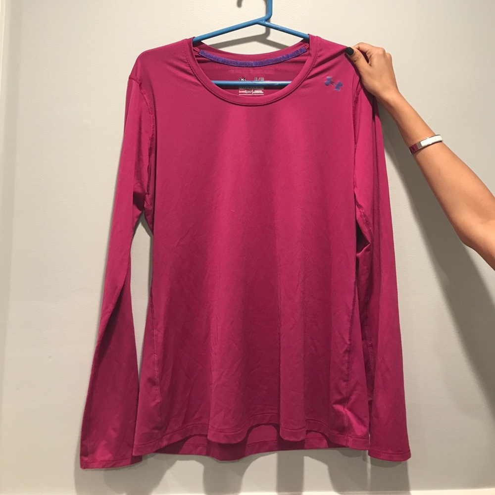 FUCHSIA LONG SLEEVE UNDER ARMOR IN GREAT CONDITION