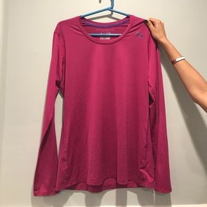 FUCHSIA LONG SLEEVE UNDER ARMOR IN GREAT CONDITION