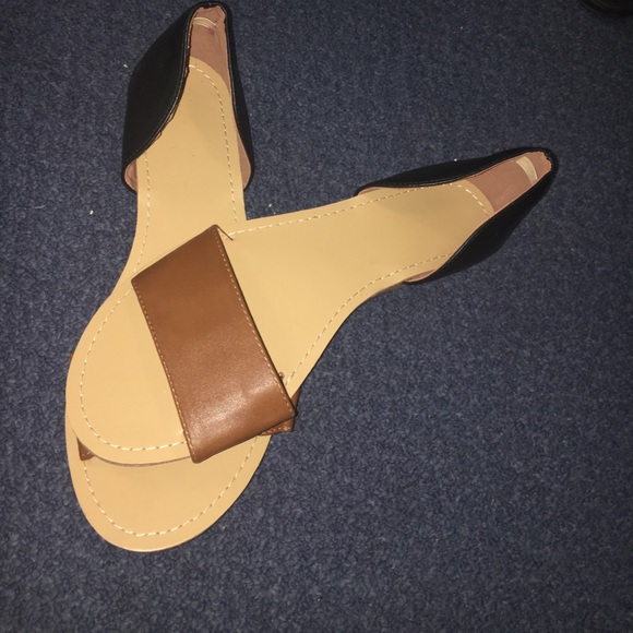 Cute Brown and black sandals 🖤 - Picture 3 of 4