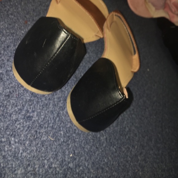 Cute Brown and black sandals 🖤 - Picture 4 of 4