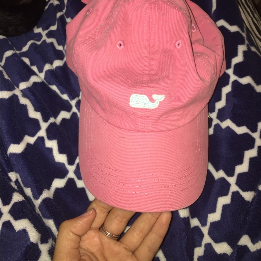 Vineyard Vines hat w/ sticker!
