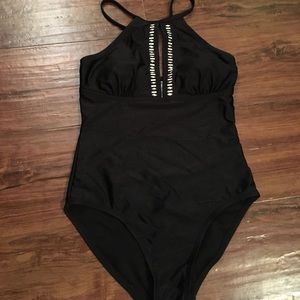 Swim suit one piece